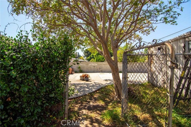 14913 Hubbard, Sylmar, CA 91342