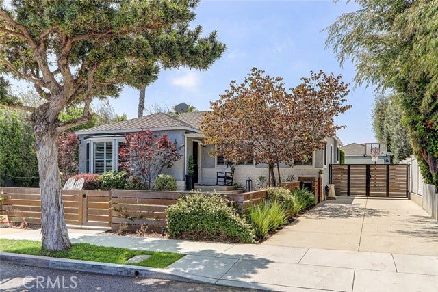 Property photo for 202 W Sycamore, El Segundo, CA