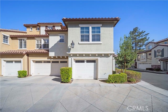 28157 Ashbrook, Valencia, CA 91354