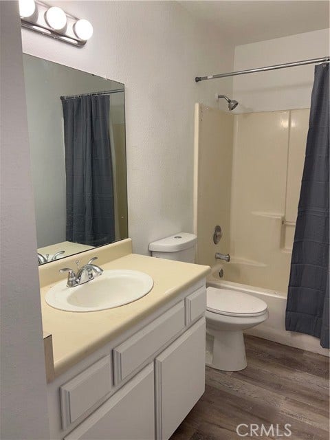 6109 S H ST, Bakersfield, CA 93304