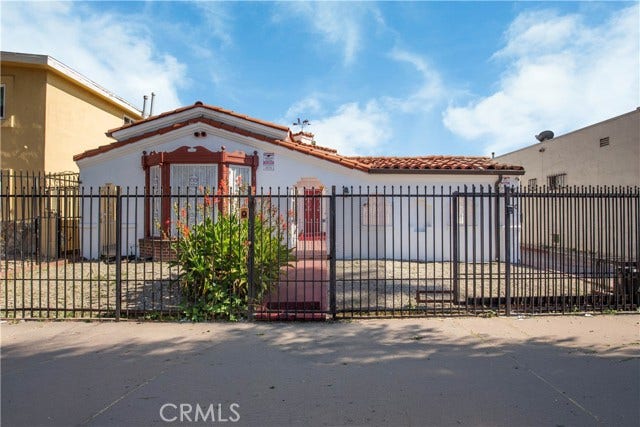 Property photo for 522 W 82nd St, Los Angeles, CA