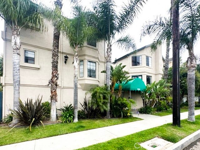 Property photo for 1130 Newport AVE, #202, Long Beach, CA