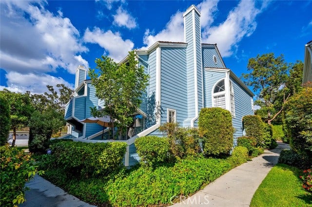 Property photo for 620 Holdbrook CT, #101, Long Beach, CA