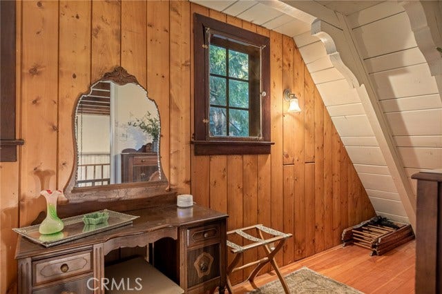 28782 Cedar DR, Lake Arrowhead, CA 92352