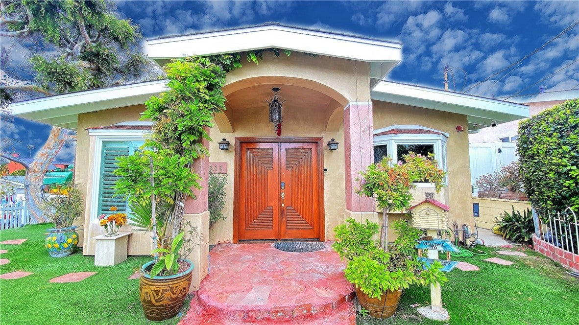Property photo for 926 N Rowell Avenue, Manhattan Beach, CA