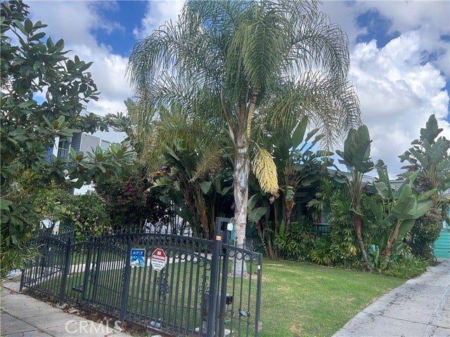Property photo for 4727 Oakwood AVE, Los Angeles, CA