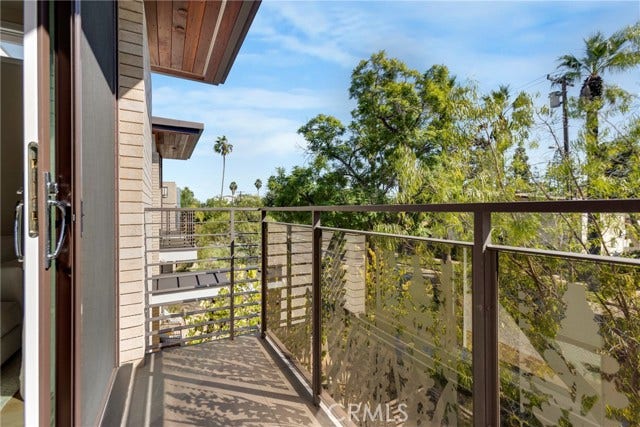 125 Hurlbut ST, #202, Pasadena, CA 91105