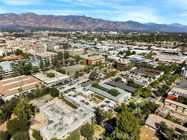 125 Hurlbut ST, #202, Pasadena, CA 91105
