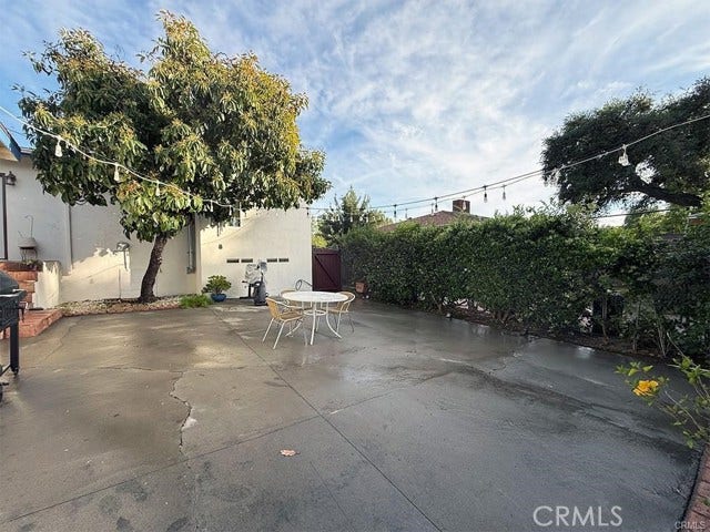 555 Hickory LN, Pasadena, CA 91103