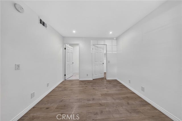 7025 Glade Ave, #2, Canoga Park, CA 91303 7025 Glade Ave, #2, Canoga Park, CA 91303