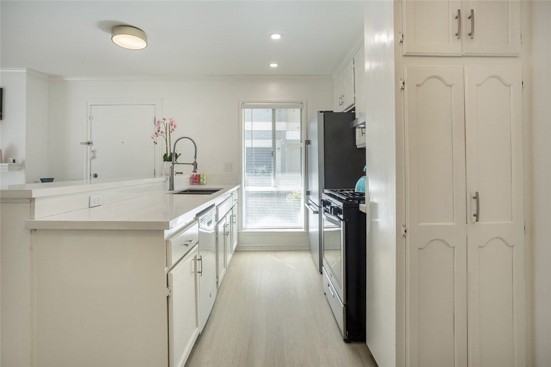 Great counter tops and storage