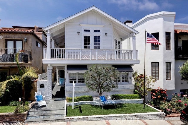 Property photo for 469 30th Street, Manhattan Beach, CA