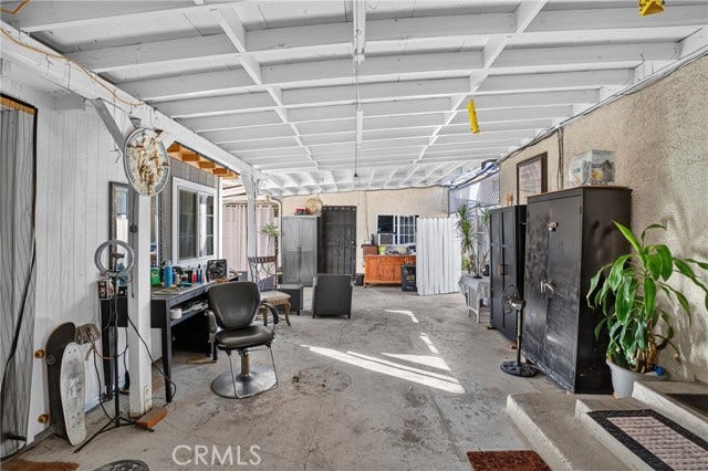 6856 Laurel Canyon BLVD, North Hollywood, CA 91605