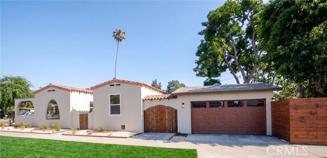 Property photo for 2391 Fashion Ave, Long Beach, CA