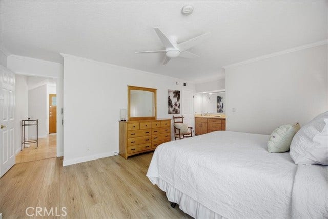 941 1st ST, Hermosa Beach, CA 90254