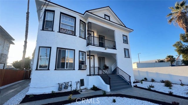 Property photo for 1405 Oak, Los Angeles, CA
