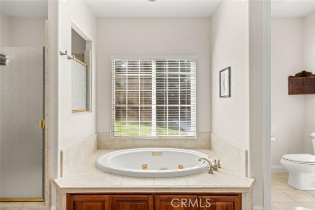 1 London CT, Chico, CA 95973
