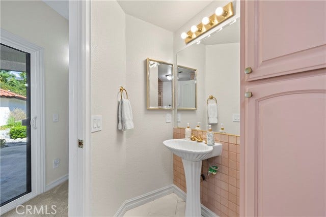 831 Pomello, Claremont, CA 91711