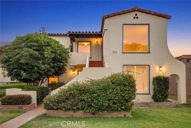 Property photo for 2250 Magnolia, Long Beach, CA