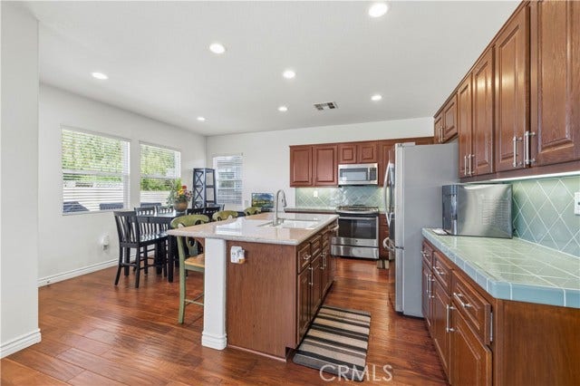 28473 Connick PL, Saugus, CA 91350