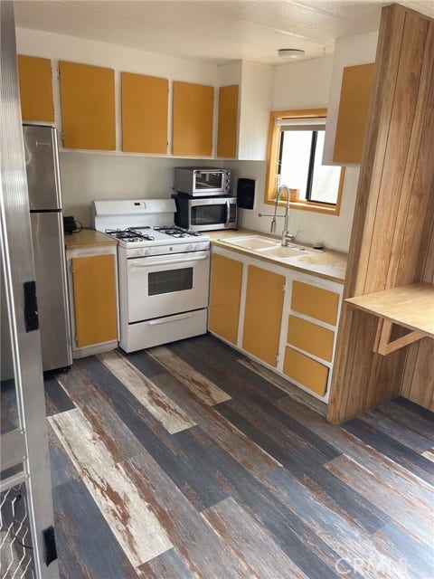 Property photo for 11250 Playa ST, #108, Culver City, CA