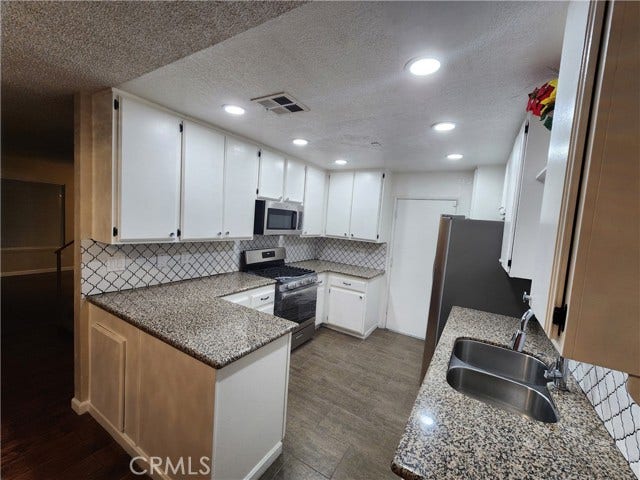 12234 Jasmine CT, Victorville, CA 92395
