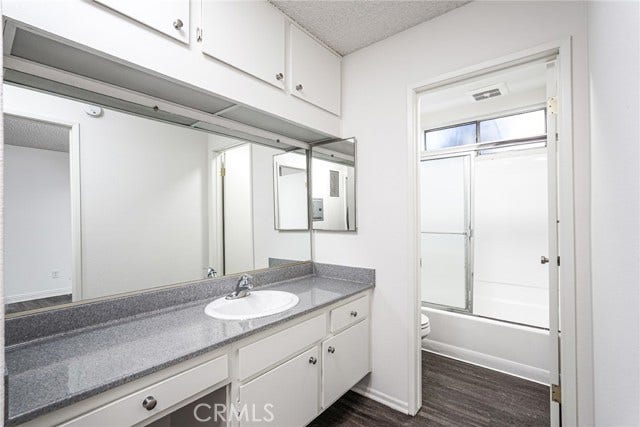14807 Parthenia, Panorama City, CA 91402
