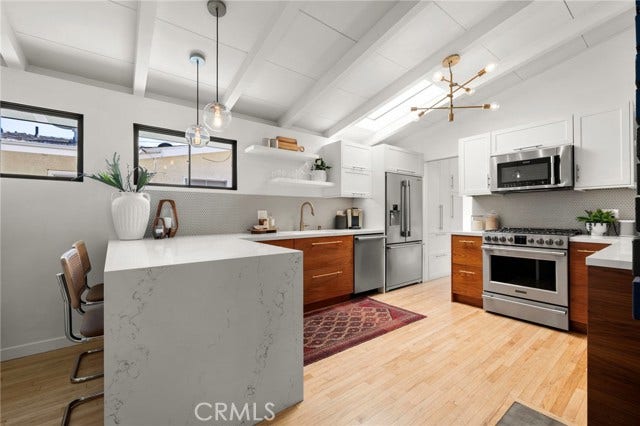 2000 Iroquois, Long Beach, CA 90815