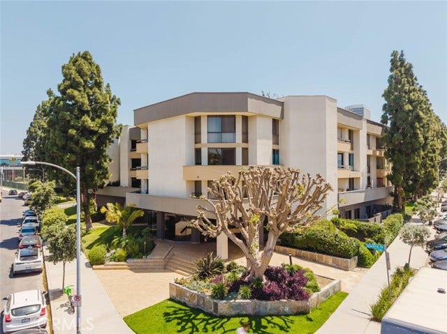 Property photo for 750 S Spaulding AVE, #332, Los Angeles, CA