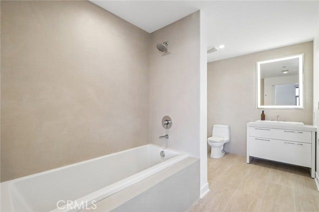 9 MacArthur Place, #1507, Santa Ana, CA 92707