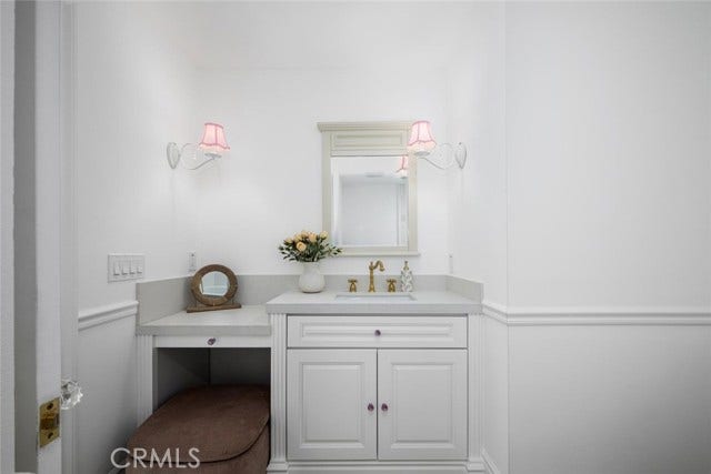25441 Marina CIR, Mission Viejo, CA 92691 Upstairs En Suite Bathroom