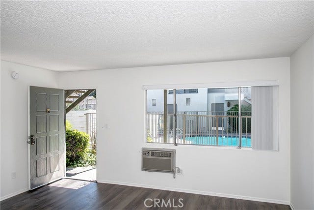 14807 Parthenia, Panorama City, CA 91402