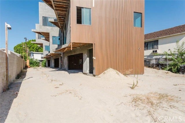 Property photo for 6651 Camellia AVE, Los Angeles, CA