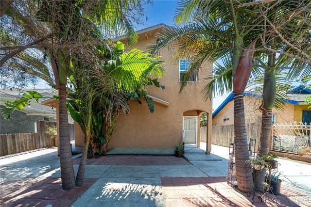 Property photo for 1214 E -1216 E 66th, Los Angeles, CA