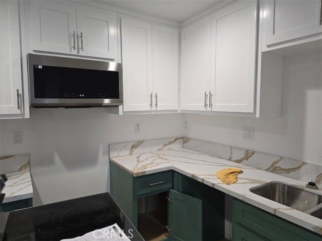 Property photo for 1319 3/4 E 59th PL, Los Angeles, CA