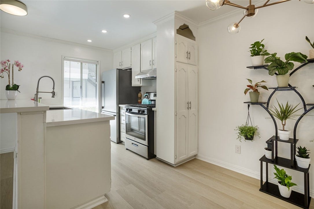 Kitchen awaits your cooking