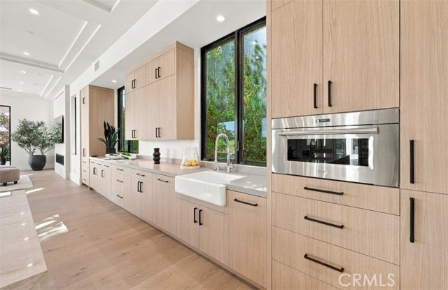 76 Hillcrest LN, Newport Beach, CA 92660