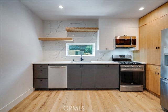 Property photo for 6201 La Mirada, #8, Los Angeles, CA