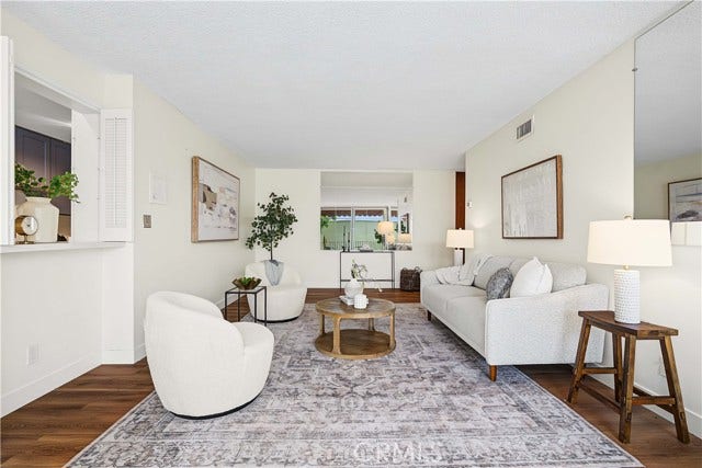 Property photo for 1539 N Laurel Avenue, #202, Los Angeles, CA