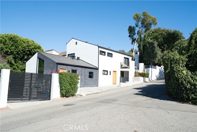Property photo for 2650 Lisco PL, Los Angeles, CA