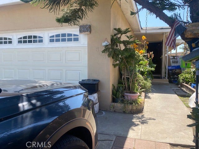 Property photo for 604 W 83rd, Los Angeles, CA