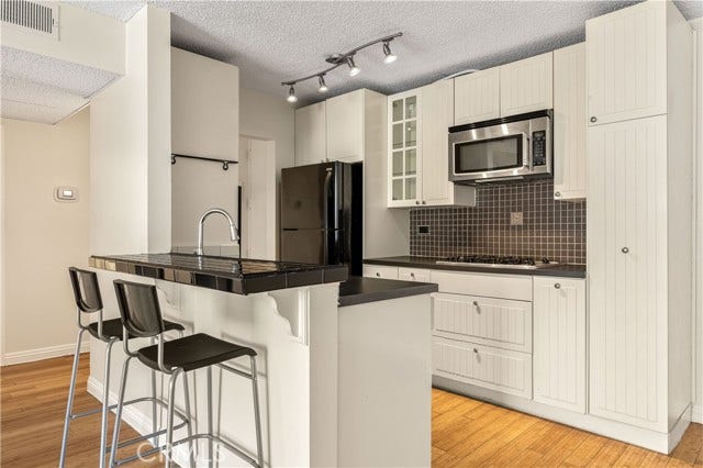 Property photo for 421 S La Fayette Park, #406, Los Angeles, CA