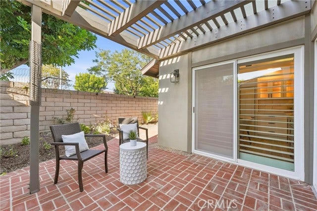 17515 Via Lindo, Tustin, CA 92780 17515 Via Lindo, Tustin, CA 92780