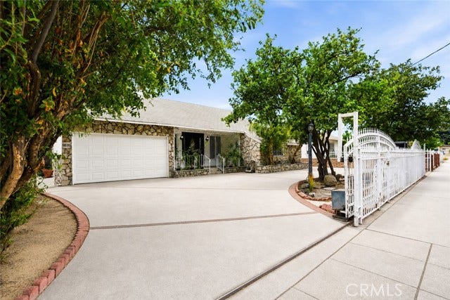 Property photo for 11840 Gilmore, Los Angeles, CA