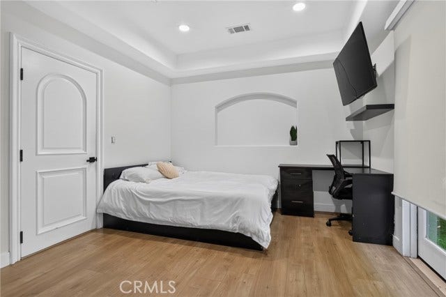 13964 Morrison ST, Sherman Oaks, CA 91423