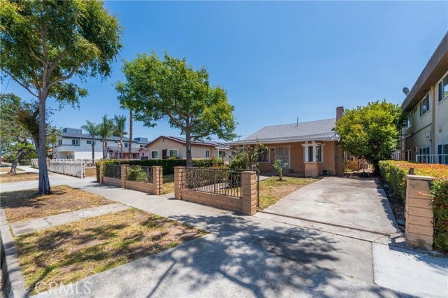 Property photo for 532 S Flower ST, Inglewood, CA