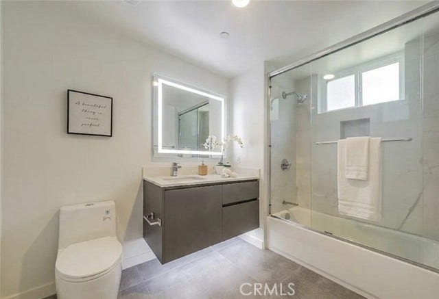 214 S Westmoreland, #3, Los Angeles, CA 90004 214 S Westmoreland, #3, Los Angeles, CA 90004