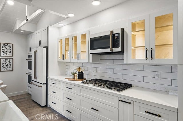 17515 Via Lindo, Tustin, CA 92780 17515 Via Lindo, Tustin, CA 92780