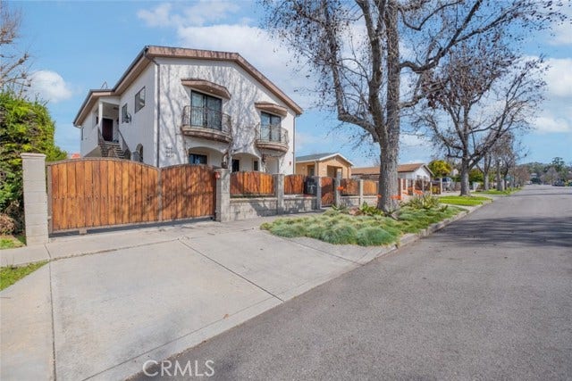 Property photo for 4441 Alumni AVE, Los Angeles, CA