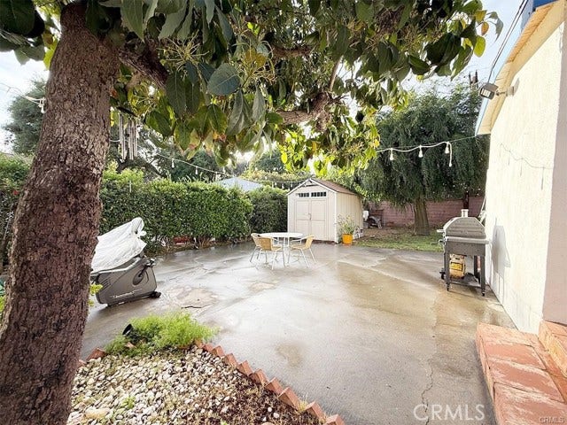 555 Hickory LN, Pasadena, CA 91103